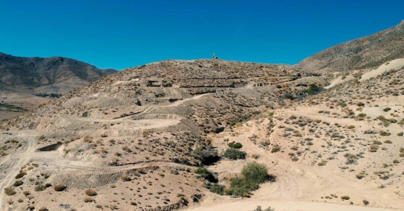 FMR Resources adquiere 60% de Llahuin en Chile: Alianza estratégica clave.