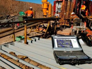 Startup chilena Graiph IA firma contrato con BHP para digitalizar datos geológicos históricos