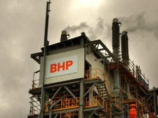 BHP: Resultados Financieros Impactan Precio del Hierro en Mercados
