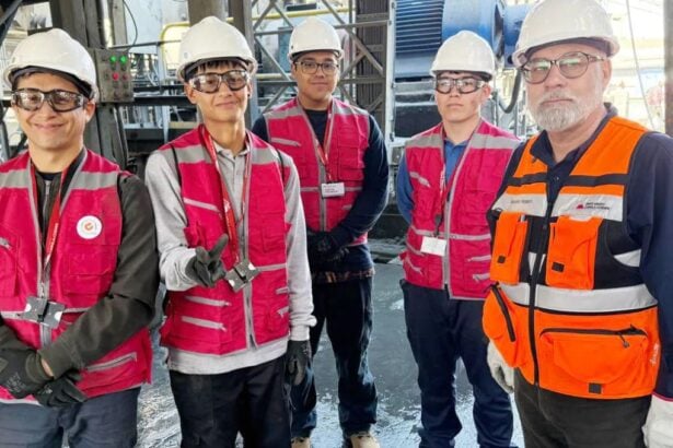 Estudiantes visitan Planta Cerrillos de SCM Carola en Atacamin 2025