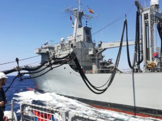 Primera carga de e-Combustibles en embarcación de la Armada marca hito en transición energética marítima