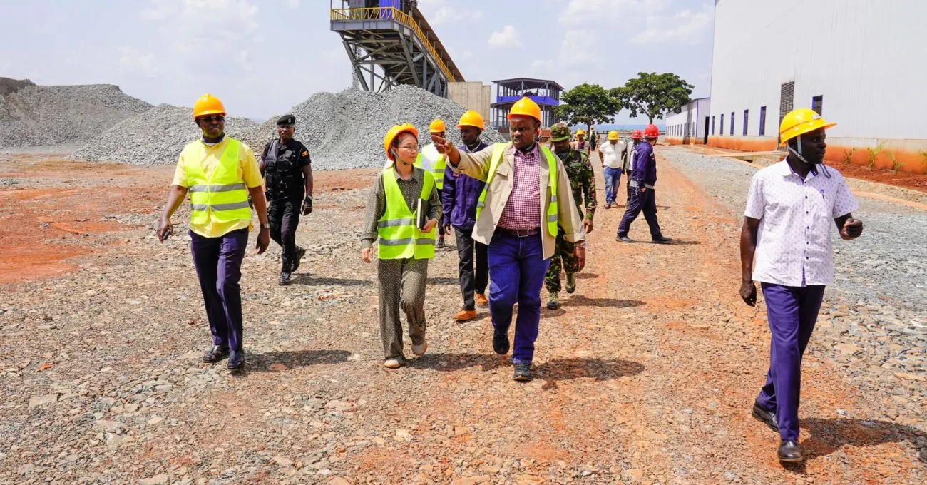 Inauguran primera mina de oro en Uganda para impulsar exportaciones mineras.
