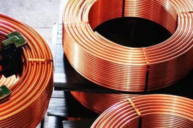 Aluminio y cobre estables ante incertidumbre geopolítica y monetaria