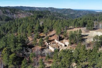 Lion Rock Resources informa los resultados de un estudio magnético de alta resolución y una inversión 3D en el proyecto Volney, Dakota del Sur