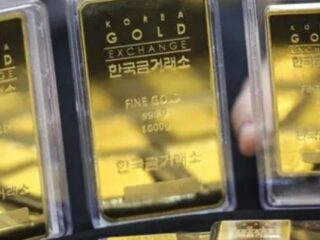 Precio del oro alcanza récord: incertidumbre económica y recortes de tasas marcan tendencia.