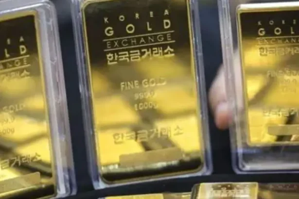 Precio del oro alcanza récord: incertidumbre económica y recortes de tasas marcan tendencia.