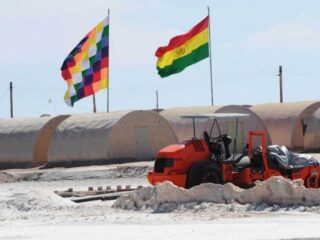 Contrato con empresa rusa generará US$4.000 millones en ingresos para Bolivia