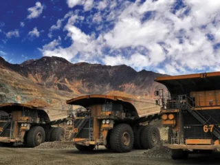 Encuesta revela que 75% de los chilenos considera a la minería como motor del progreso nacional
