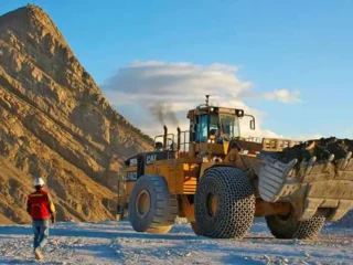 Producción industrial crece 1% en julio mientras la minería vuelve a retroceder, según el INE