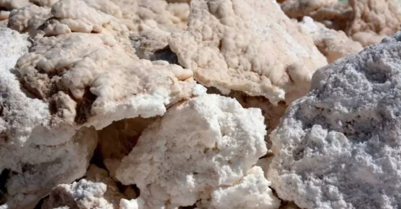 Descubrimiento en Nature redefine búsqueda de litio: Impacto en exploración global.
