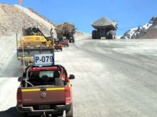 Minera Los Pelambres establece ruta directa a San Juan para optimizar logística.