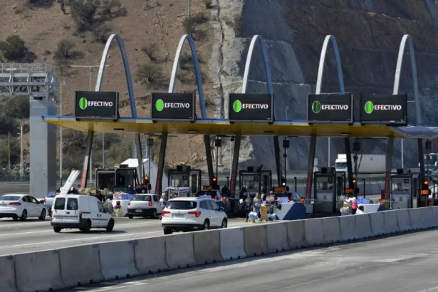 Peaje a luca y restricción de camiones para el fin de semana largo del 15 de agosto