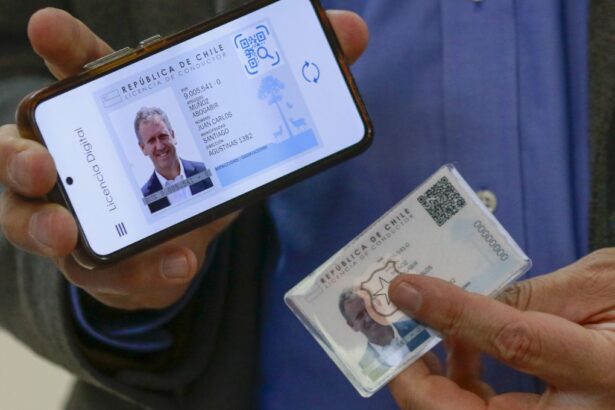 Comienza en septiembre: Qué conductores pueden obtener la licencia de conducir digital en Santiago