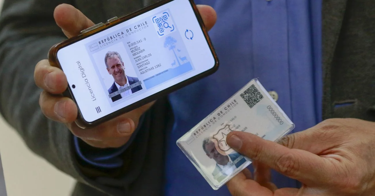 Comienza en septiembre: Qué conductores pueden obtener la licencia de conducir digital en Santiago