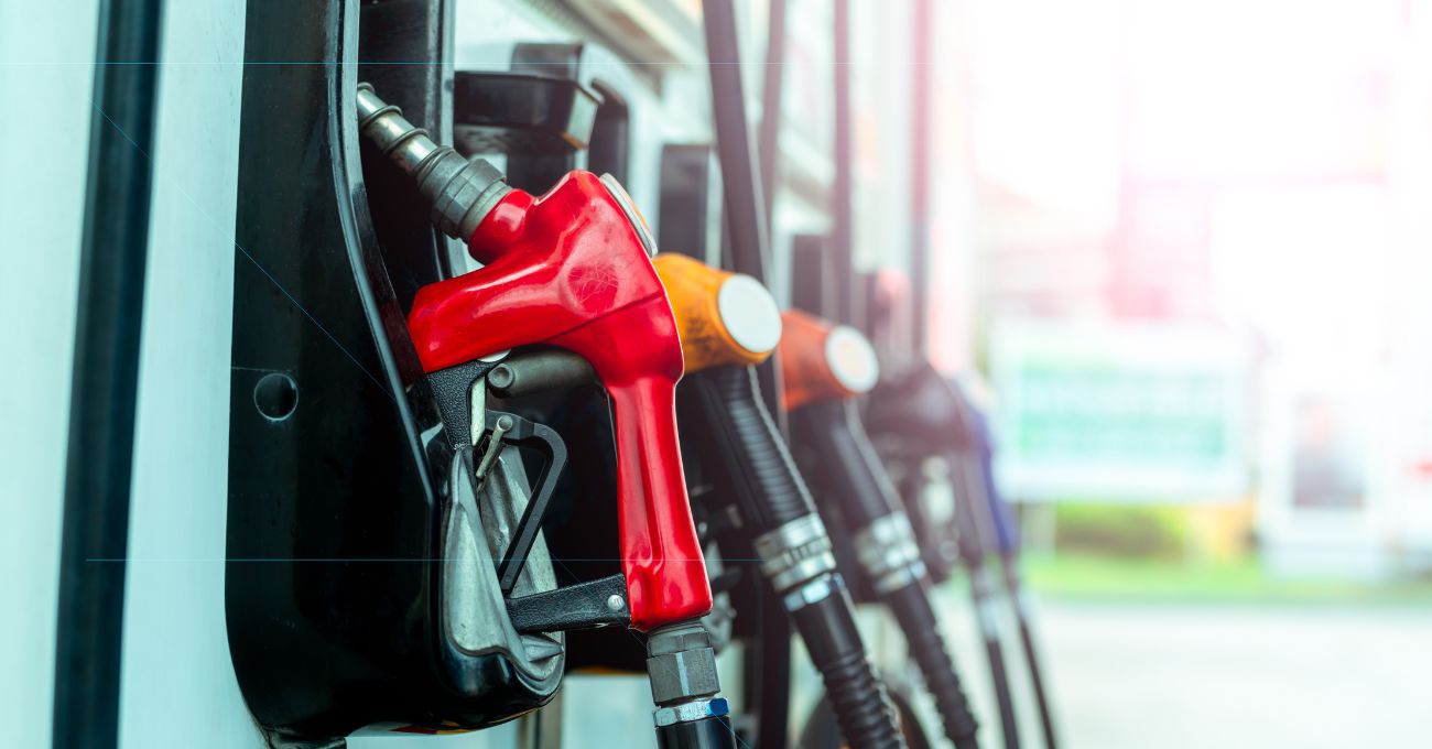 Variación en los precios de los combustibles: baja en bencinas y fuerte alza en parafina y diésel