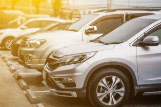 ¿Los autos automáticos realmente consumen más combustible? Un experto responde a los mitos más comunes