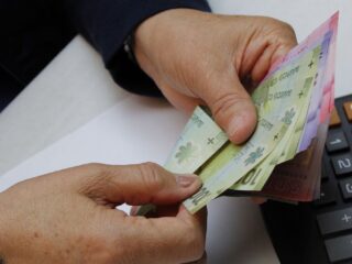 ¿Puedes recibir el Bono Dueña de Casa por $452.000? Revisa con tu RUT