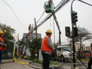 Enel informa corte de luz en nueve comunas de Santiago para este miércoles 13: Revisa horarios y sectores
