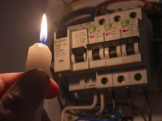 Enel informa corte de luz en 7 comunas de Santiago este jueves 14: Revisa sectores y horarios