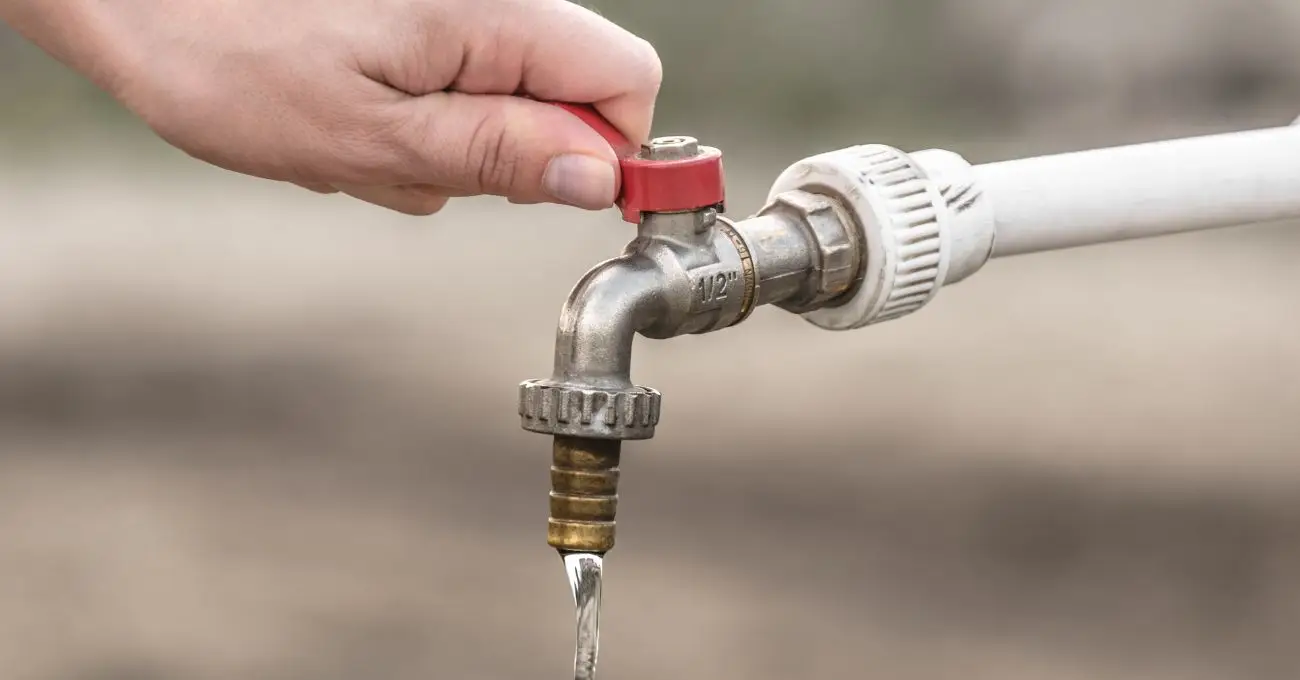 Advierten que tres comunas de Santiago tendrán corte de agua este jueves 14 de agosto