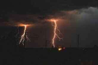 Tormentas eléctricas: emiten aviso para Valparaíso, Metropolitana y O’Higgins este viernes