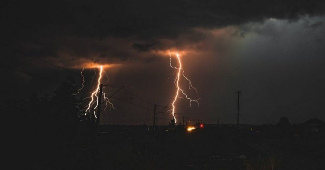 Tormentas eléctricas: emiten aviso para Valparaíso, Metropolitana y O’Higgins este viernes