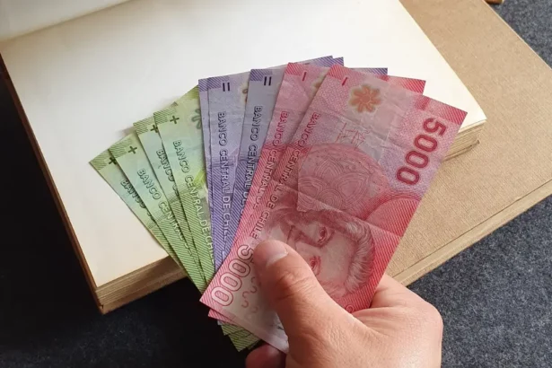 4 bonos y beneficios del Estado para personas cesantes en busca de empleo en agosto 2025