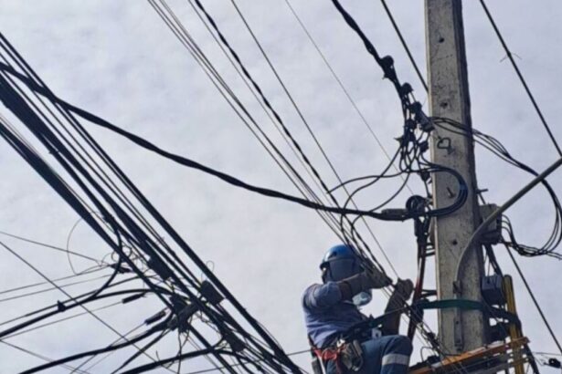 Enel da a conocer las 10 comunas de Santiago afectadas por corte de luz para el martes 19