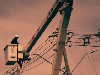 Enel da a conocer las 13 comunas de Santiago afectadas por corte de luz el jueves 21