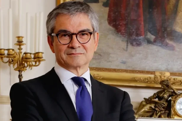 Mario Marcel renuncia como ministro de Hacienda para asumir cargo en el exterior