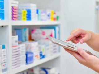 Sernac y Farmacias Ahumada acuerdan compensar con $980 millones a 34 mil afectados por colusión