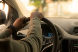Licencia de conducir en Chile: costos varían entre $34.323 y $68.647 según la comuna