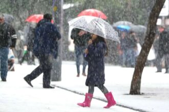 Lluvias y nieve marcan positivo balance en Santiago: se esperan temperaturas de hasta -10°C
