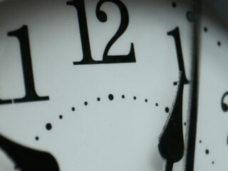 ¿Cuándo es el próximo cambio de hora en Chile? En septiembre comienza el horario de verano