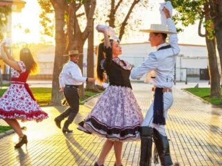 Fiestas Patrias 2025: ¿Qué días serán feriados y cuáles son irrenunciables?