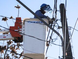 Enel anuncia cortes de luz para ocho comunas de Santiago este jueves 28 de agosto
