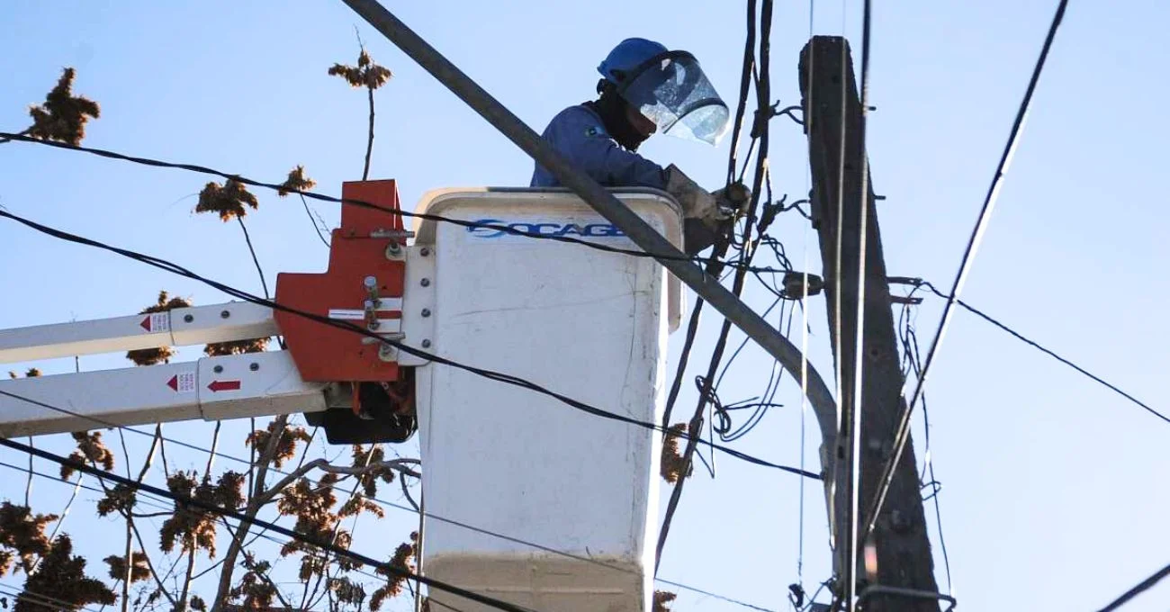 Enel anuncia cortes de luz para ocho comunas de Santiago este jueves 28 de agosto