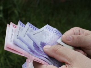Comienza el pago anual del Bono al Trabajo de la Mujer: revisa requisitos y montos