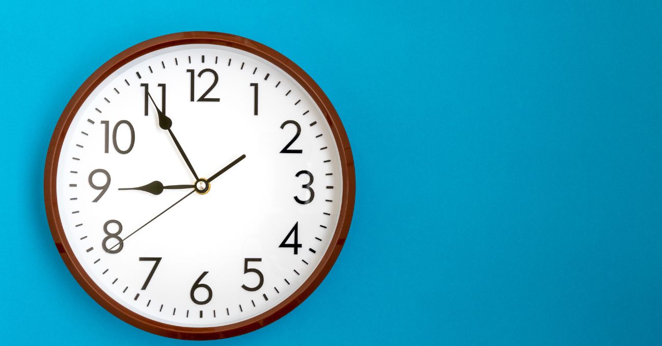 Chile adelanta una hora los relojes por inicio del horario de verano