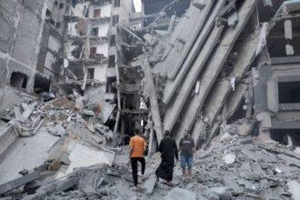 Suben a 22 los muertos tras doble bombardeo israelí al Hospital Nasser en Gaza