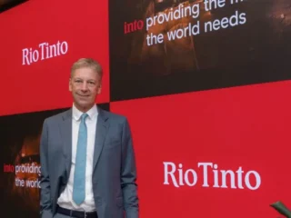 Rio Tinto inaugura la mina Western Range frenando la caída del hierro.
