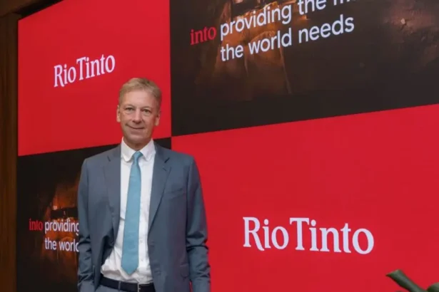 Rio Tinto inaugura la mina Western Range frenando la caída del hierro.