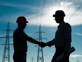 Enel informa corte de luz en seis comunas de Santiago para este lunes: Revisa horarios y sectores