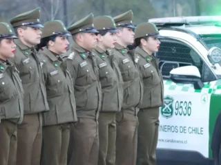 Carabineros está buscando trabajadores y sueldos superan los $2 millones: Conoce las ofertas laborales y cómo postular