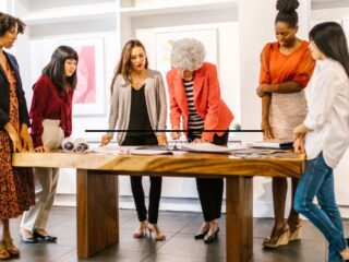 Mujeres pueden recibir $452 mil pesos en dos años sin postular: Consulta con tu RUT si te corresponde