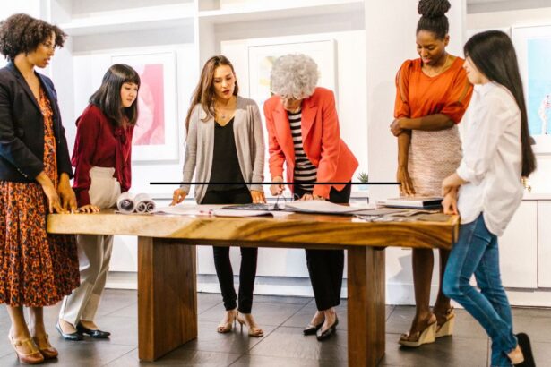 Mujeres pueden recibir $452 mil pesos en dos años sin postular: Consulta con tu RUT si te corresponde