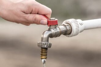 Advierten que tres comunas de Santiago tendrán corte de agua este jueves 14 de agosto