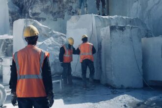 Antofagasta Minerals requiere técnicos y profesionales para todas sus operaciones en agosto