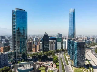 Radiografía de resultados: litio se desploma, metales estratégicos resisten y salmoneras se recuperan