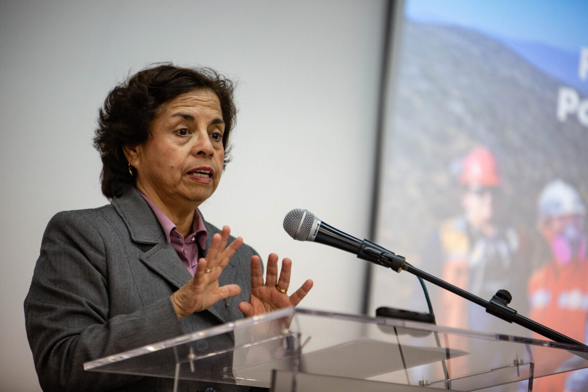 Ministra Aurora Williams en seminario UV: “El propósito es lograr paridad de género en la minería al 2050” Ministra Aurora Williams en seminario UV: “El propósito es lograr paridad de género en la minería al 2050”